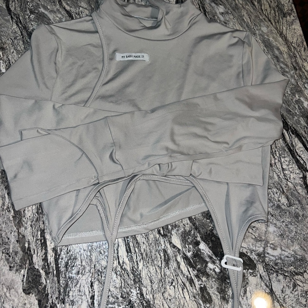 Gray Long Sleeve Crop Top